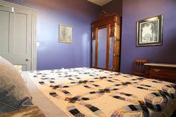 Stone Gables Hotel 2*